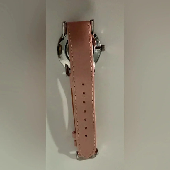 Anne Klein Womens Watch 38mm Oval Dial Pink Leather needs new Battery - Picture 10 of 10